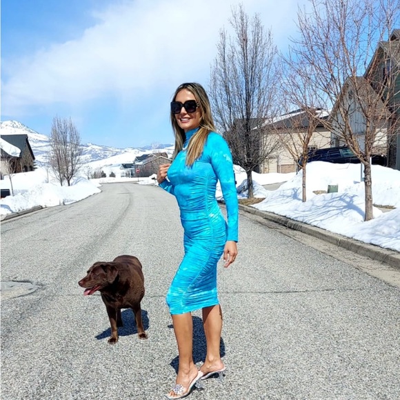 trending dress - Picture 5 of 5